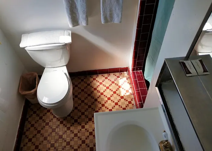 Highland Tower Motel